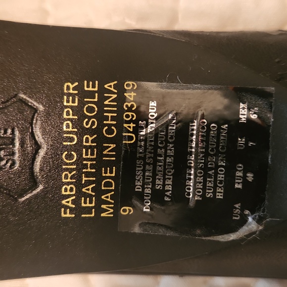 Unlisted kitten heels leather sole black & silver 2" sandals new condition - Picture 6 of 7